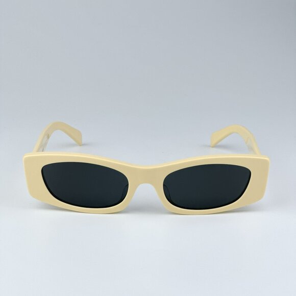 Celine CL40245U 39A BRAND NEW Sunglasses Butter Beige Smoke Geometric Unisex main image 4